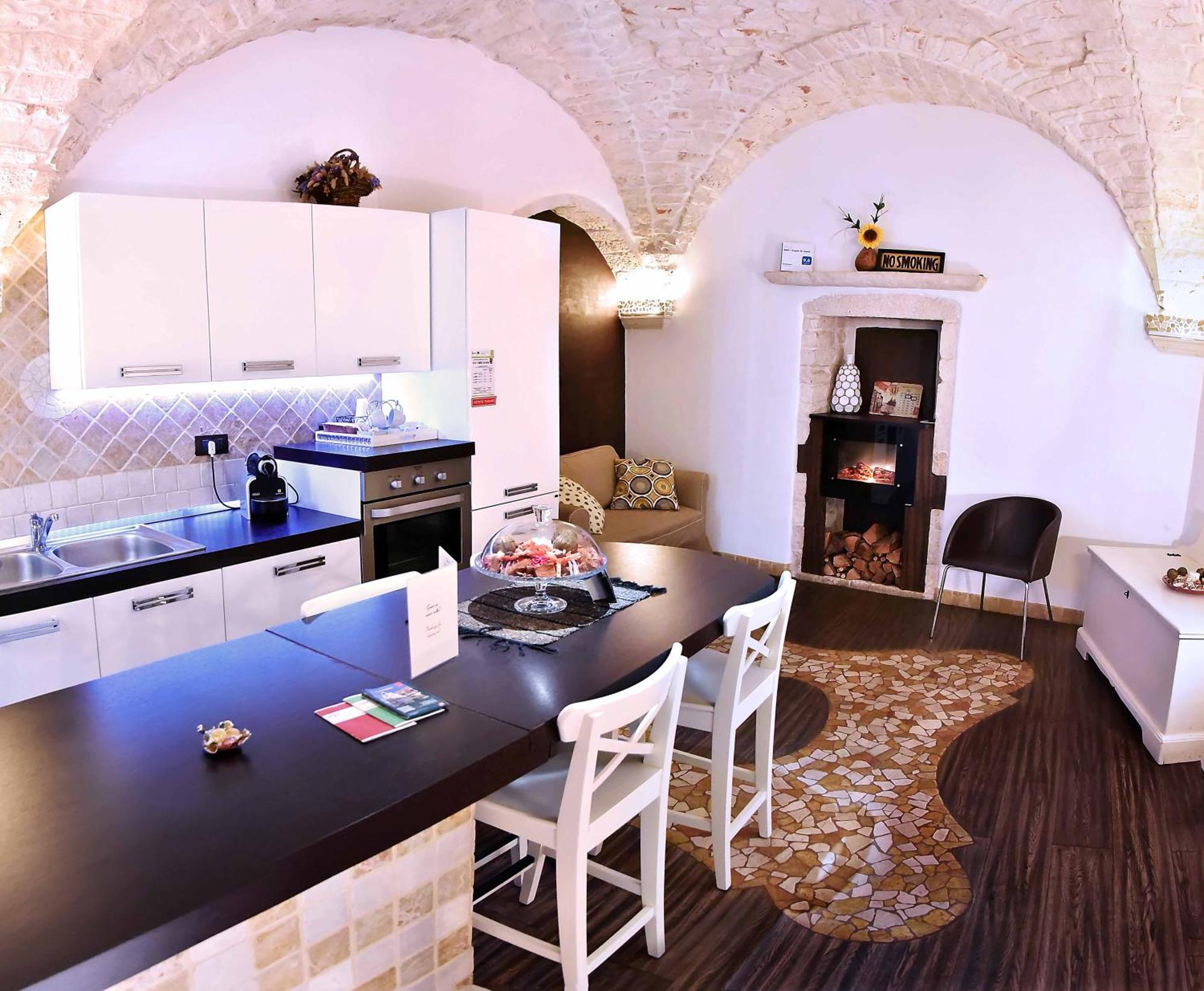 L'Angolo Di Gaudi, Casa Mila Путиньяно Экстерьер фото